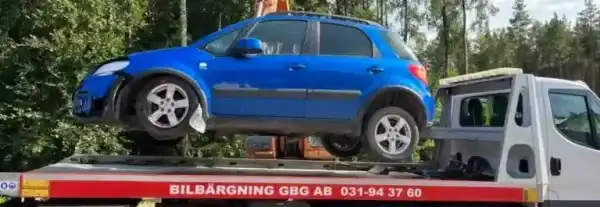Bilägare planerar avveckling av skrotbil och jämför kostnader och ersättning för att fatta beslut innan värdet sjunker.